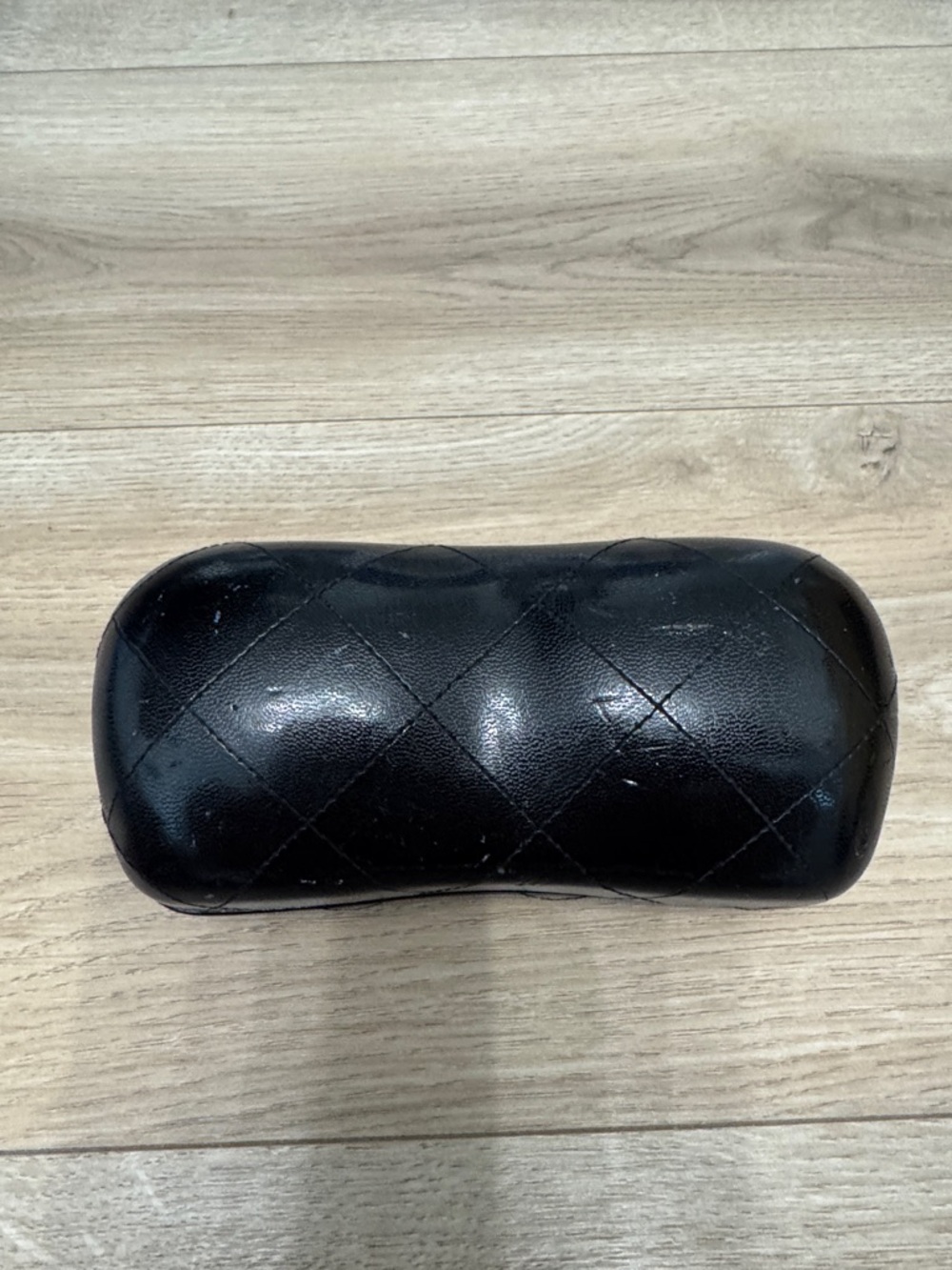 Chanel sunglass case - Picture 3 of 3
